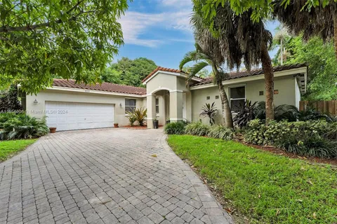 8209 SW 173rd Ter, Palmetto Bay FL 33157