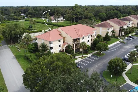 5801 Riverside Dr, Coral Springs FL 33067