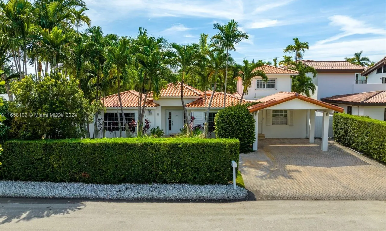 250 Greenwood Drive, Key Biscayne FL 33149