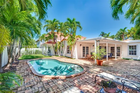 250 Greenwood Drive, Key Biscayne FL 33149