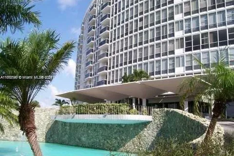 900 BAY DR # 615, Miami Beach FL 33141