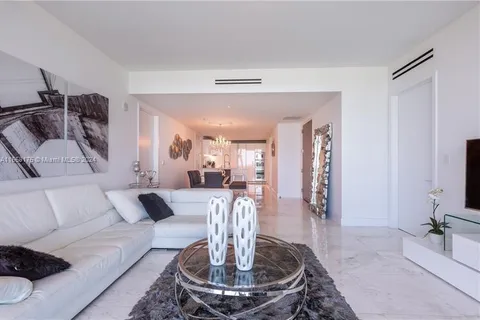 10203 Collins Ave # 1105, Bal Harbour FL 33154