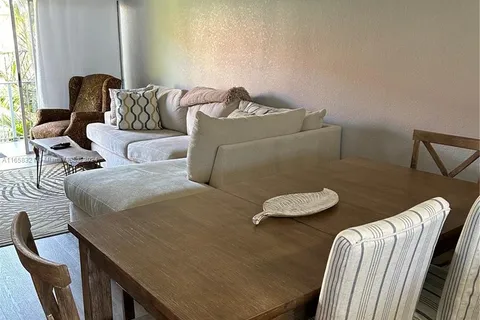 725 Hummingbird Way # 212, North Palm Beach FL 33408