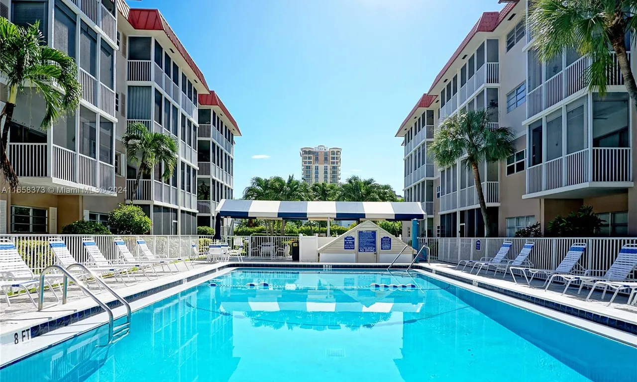 2097 S Ocean Dr # 207, Hallandale Beach FL 33009