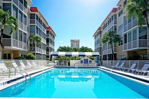 2097 S Ocean Dr # 207, Hallandale Beach FL 33009