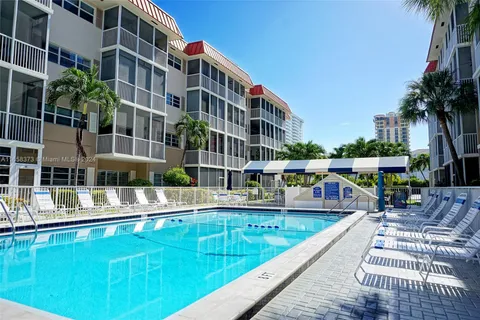 2097 S Ocean Dr # 207, Hallandale Beach FL 33009