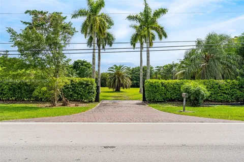 9450 SW 112th St, Miami FL 33176