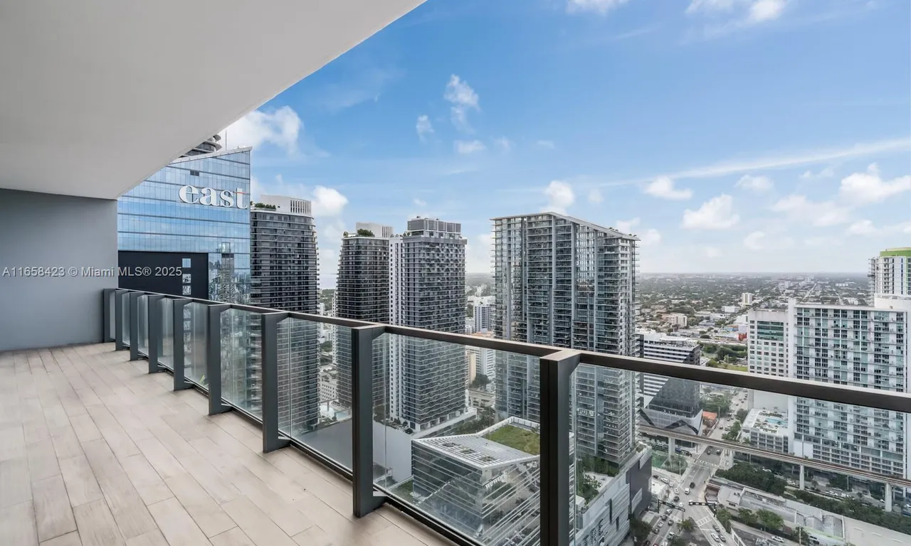 68 SE 6th St # 3706, Miami FL 33131