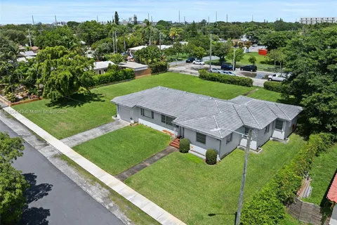 20 SW 4th St, Dania Beach FL 33004