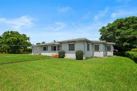 20 SW 4th St, Dania Beach FL 33004