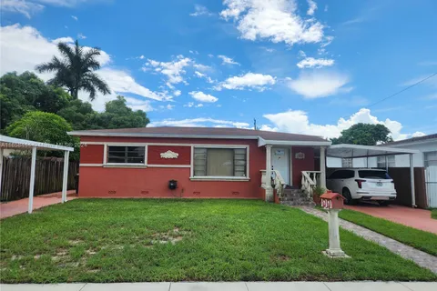 150 E 38th St, Hialeah FL 33013