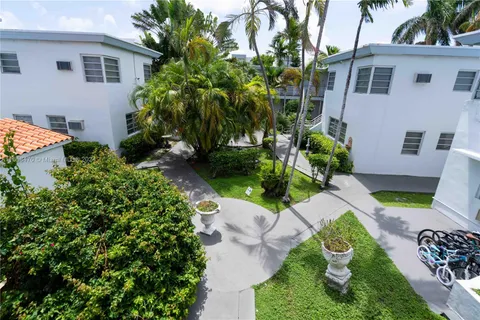 8300 Abbott # 20, Miami Beach FL 33141