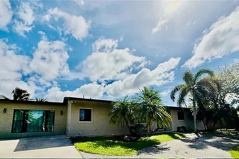 27701 SW 162nd Ct, Homestead FL 33031