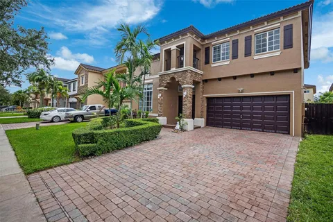 22547 SW 94th Path, Cutler Bay FL 33190