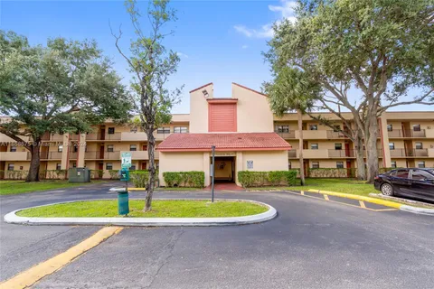 3199 Foxcroft Rd # 311, Miramar FL 33025