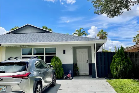 311 SW 35th Ave, Deerfield Beach FL 33442