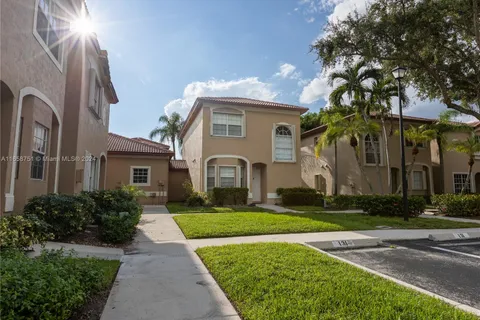 16210 Emerald Cove Rd, Weston FL 33331