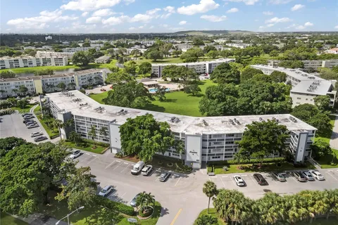 1012 Berkshire A # 1012, Deerfield Beach FL 33442