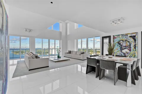 10 Venetian Way # 2504, Miami Beach FL 33139