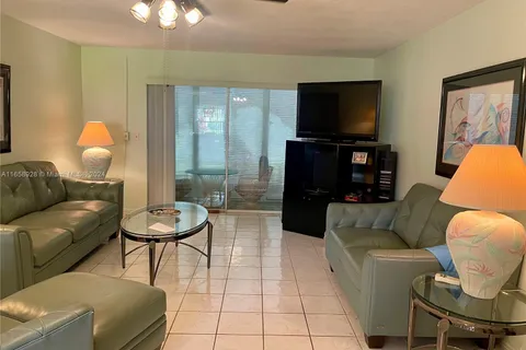 700 Layne Blvd # 117, Hallandale Beach FL 33009