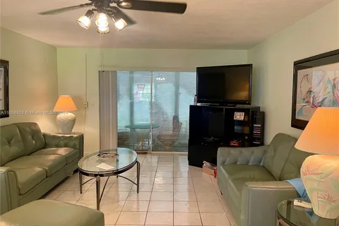 700 Layne Blvd # 117, Hallandale Beach FL 33009