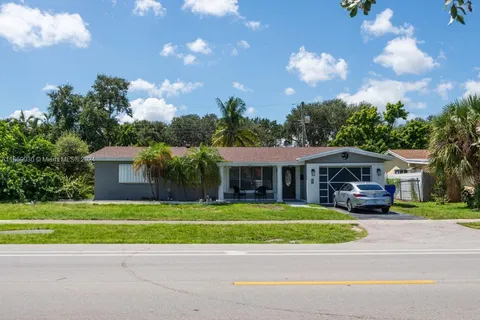 308 S 56th Ave, Hollywood FL 33023