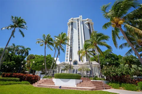 4000 Towerside Ter # 410, Miami FL 33138