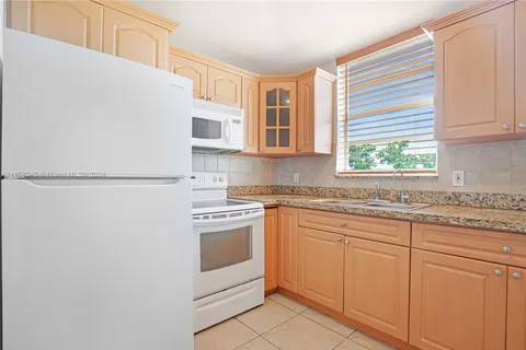 1145 Normandy Dr # 501, Miami Beach FL 33141