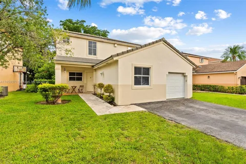 349 NW 207th Ave, Pembroke Pines FL 33029