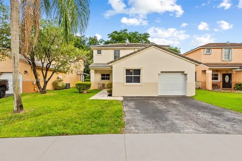 349 NW 207th Ave, Pembroke Pines FL 33029