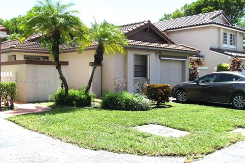 6324 NW 179th Ter, Hialeah FL 33015