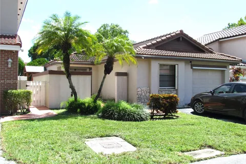 6324 NW 179th Ter, Hialeah FL 33015