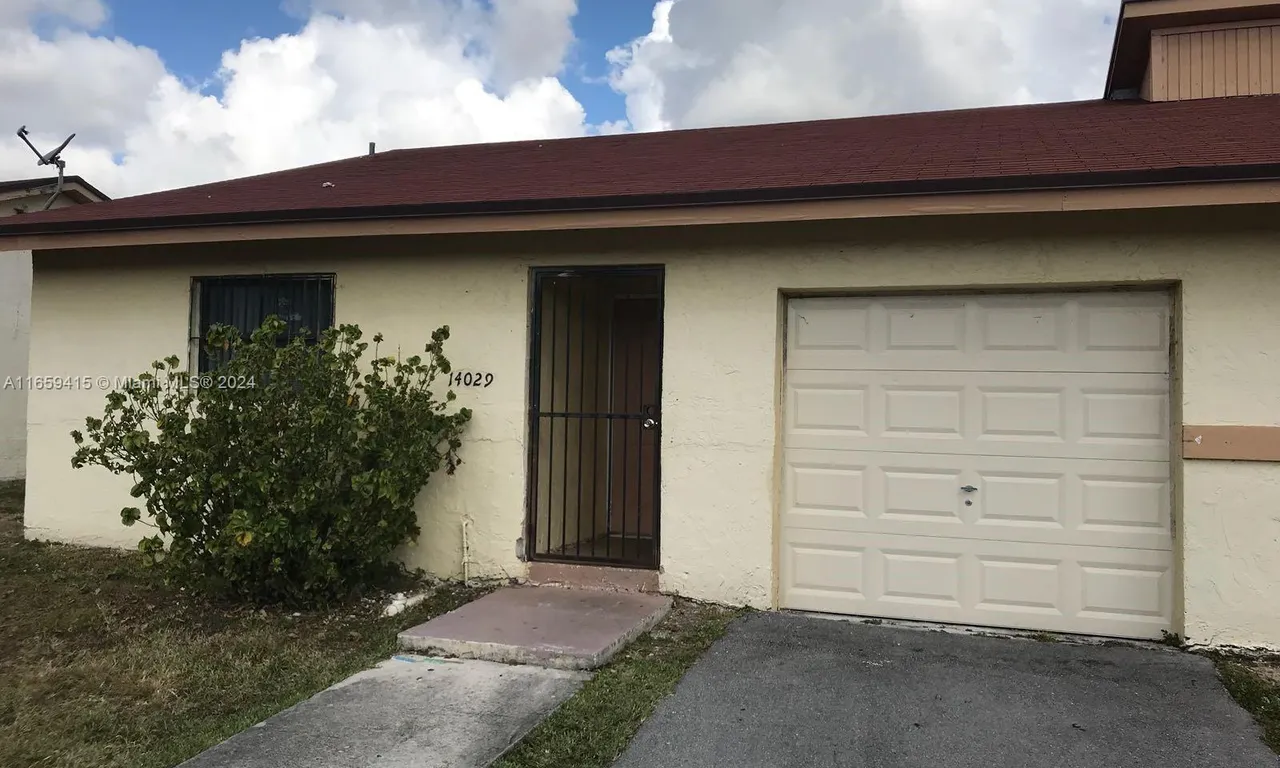 14029 SW 282nd St, Homestead FL 33033