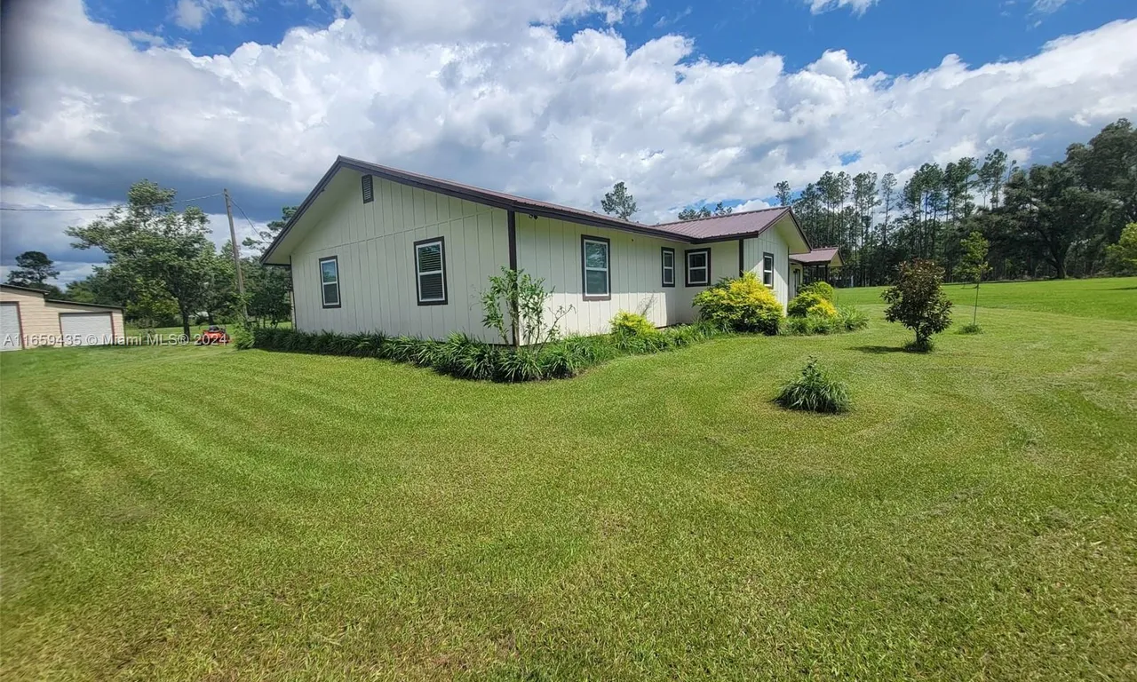 3820 161ST RD, Other City - In The State Of Florida FL 32060