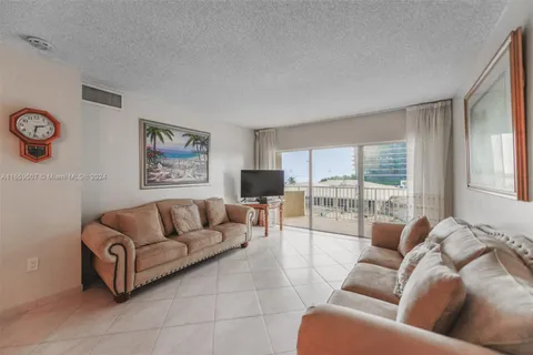 1950 S Ocean Dr # 3L, Hallandale Beach FL 33009