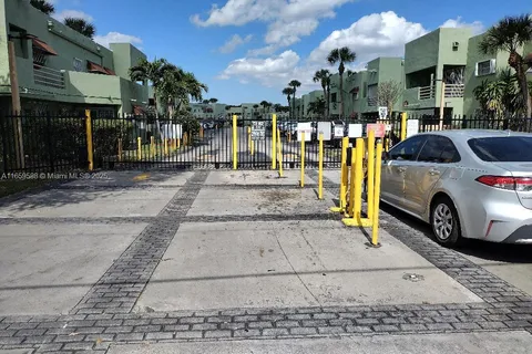 11183 NW 7th St # 20, Miami FL 33144