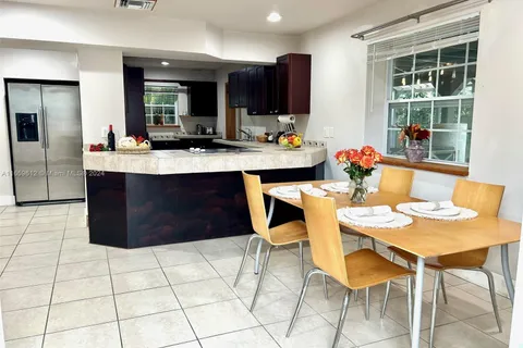 1531 NE 35th St # 2, Oakland Park FL 33334