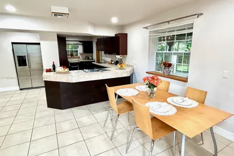1531 NE 35th St # 2, Oakland Park FL 33334