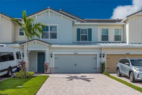 4974 Greenway Dr, Hollywood FL 33021