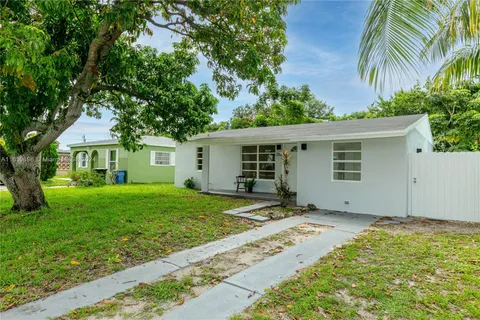 310 NW 55th St, Oakland Park FL 33309