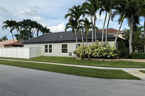 2911 SW 174th Way, Miramar FL 33029