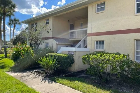 1556 SE Royal Green Cir # 203, Port St. Lucie FL 34952