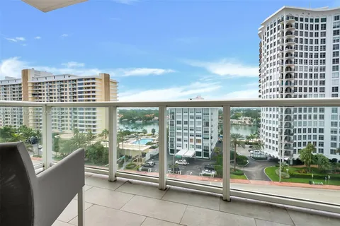 5601 Collins Ave # 925, Miami Beach FL 33140