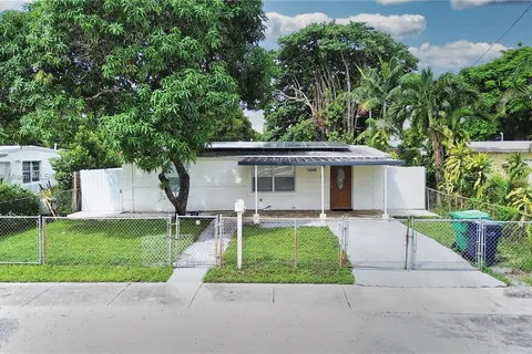 14240 NW 22nd Ct, Miami Gardens FL 33054