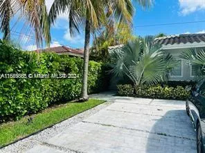 2920 NE 164th St, North Miami Beach FL 33160