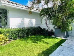 2920 NE 164th St, North Miami Beach FL 33160