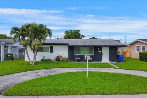 1160 NW 79th Ter, Pembroke Pines FL 33024