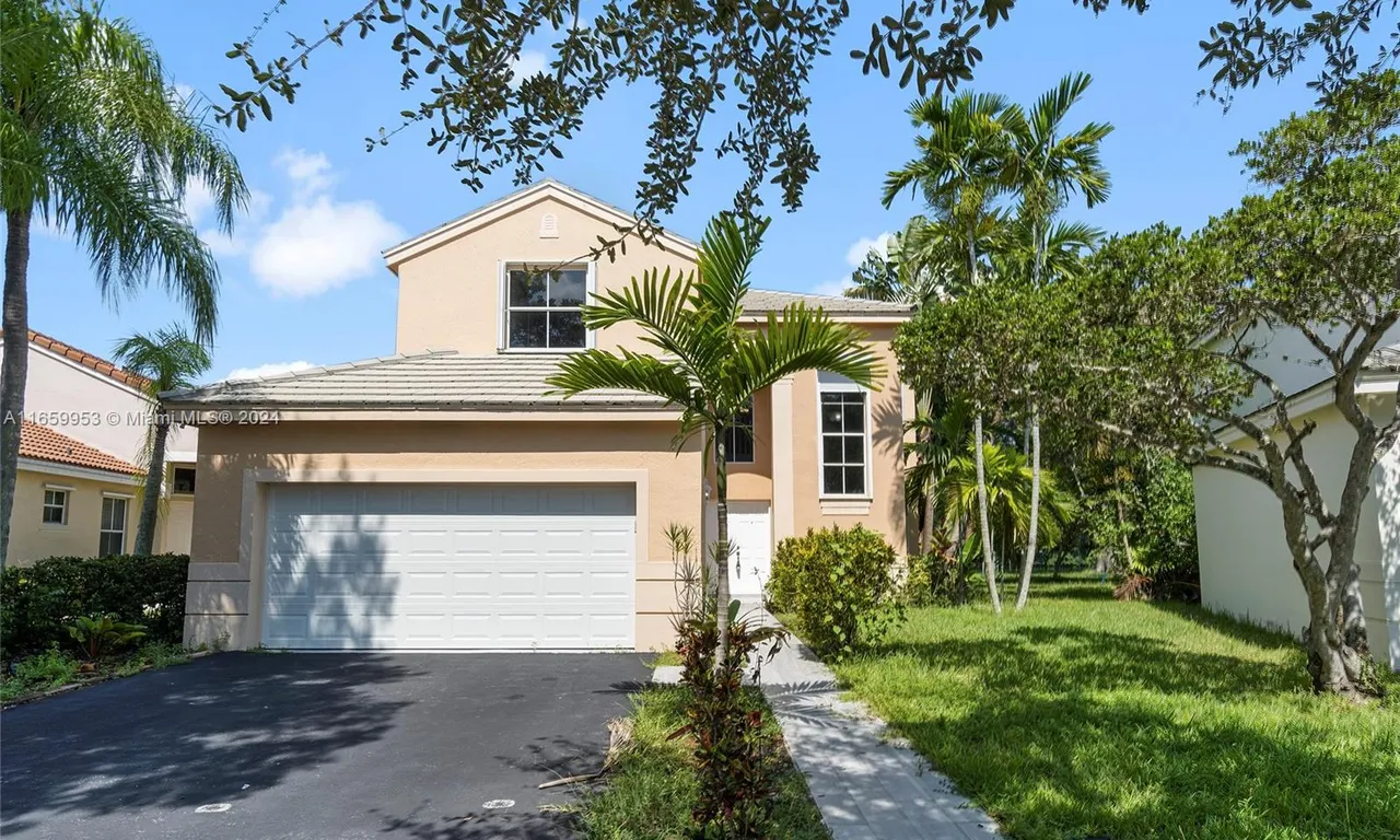 141 W Bayridge Dr, Weston FL 33326