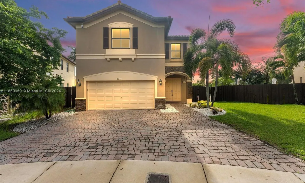 8765 NW 114th Pl, Doral FL 33178