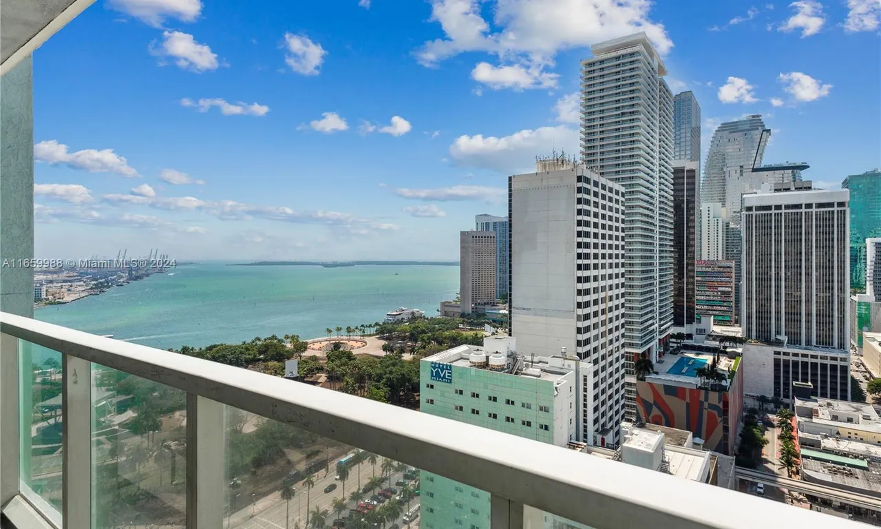 244 Biscayne Blvd # 2507, Miami FL 33132